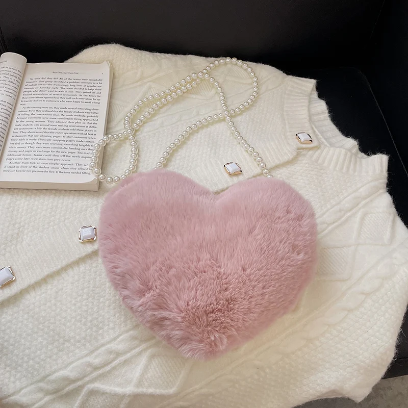 

Heart Shaped Fluffy Bags Small Furry Bag Soft Faux Fur Shoulders Bags Pearl Plush Clutch Bag For Women 2021 New Ladies Purse Sac