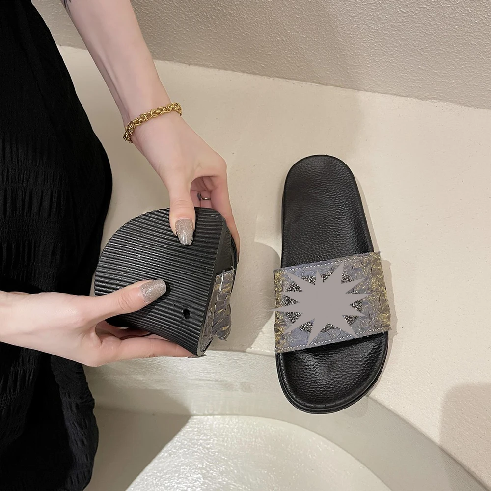 

famous brand outdoor slippers sandals shoes men shoes women's shoes chessboard New summer slippers sandals outdoor the same