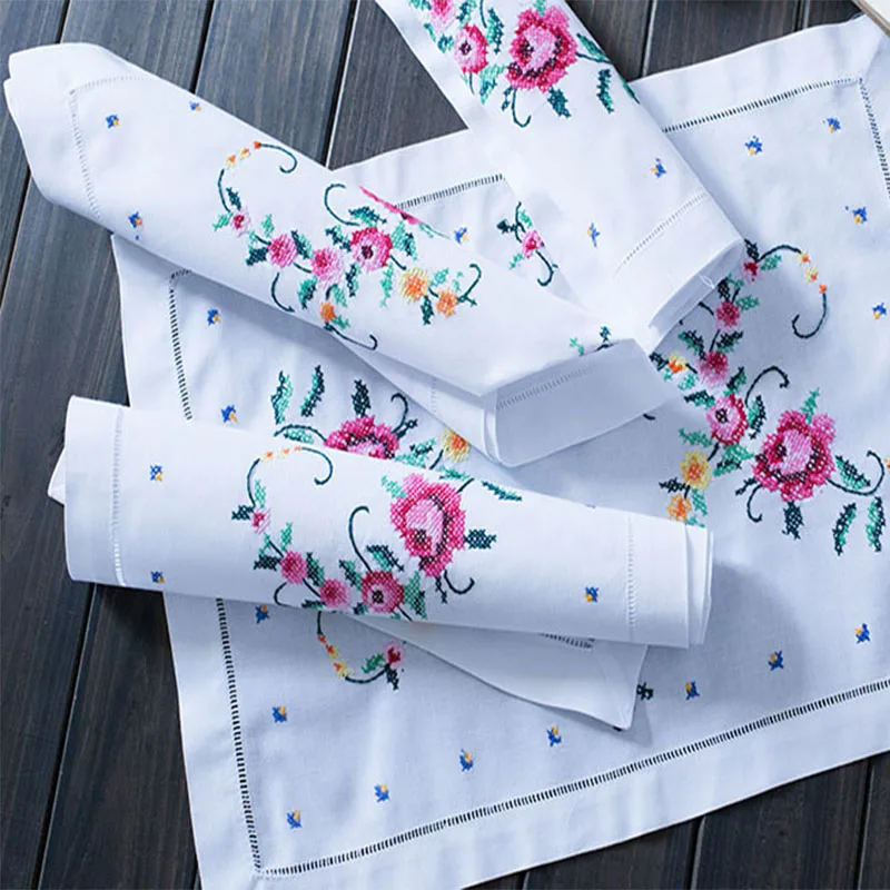 

Hot Retro Embroidery Table Place Mat Pad Cloth Pot Cup Holder Pan Coaster Christmas Wedding Dining Tea Doily Kitchen Decoration