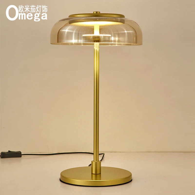Современная Минималистичная креативная дизайнерская настольная лампа модная