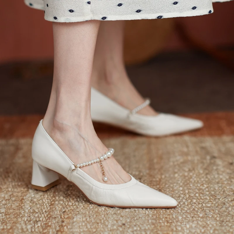 

QUTAA 2021 Soft Genuine Leather Square Med Heel Ladies Shoes Spring Autumn Pointed Toe String Bead Elegant Women Pumps Size34-40