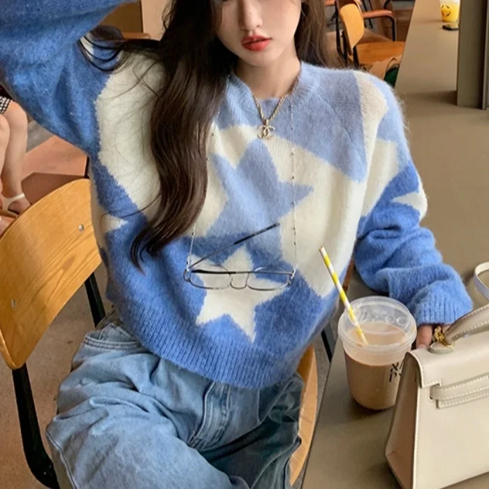 

Свитер женский Мягкий молочно-голубой с принтом на весну и осень