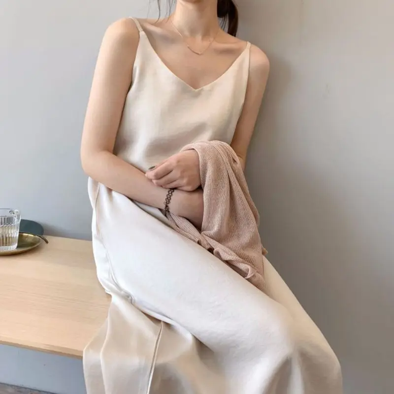 

Платье-миди женское шелковое атласное с открытой спиной и V-образным вырезом