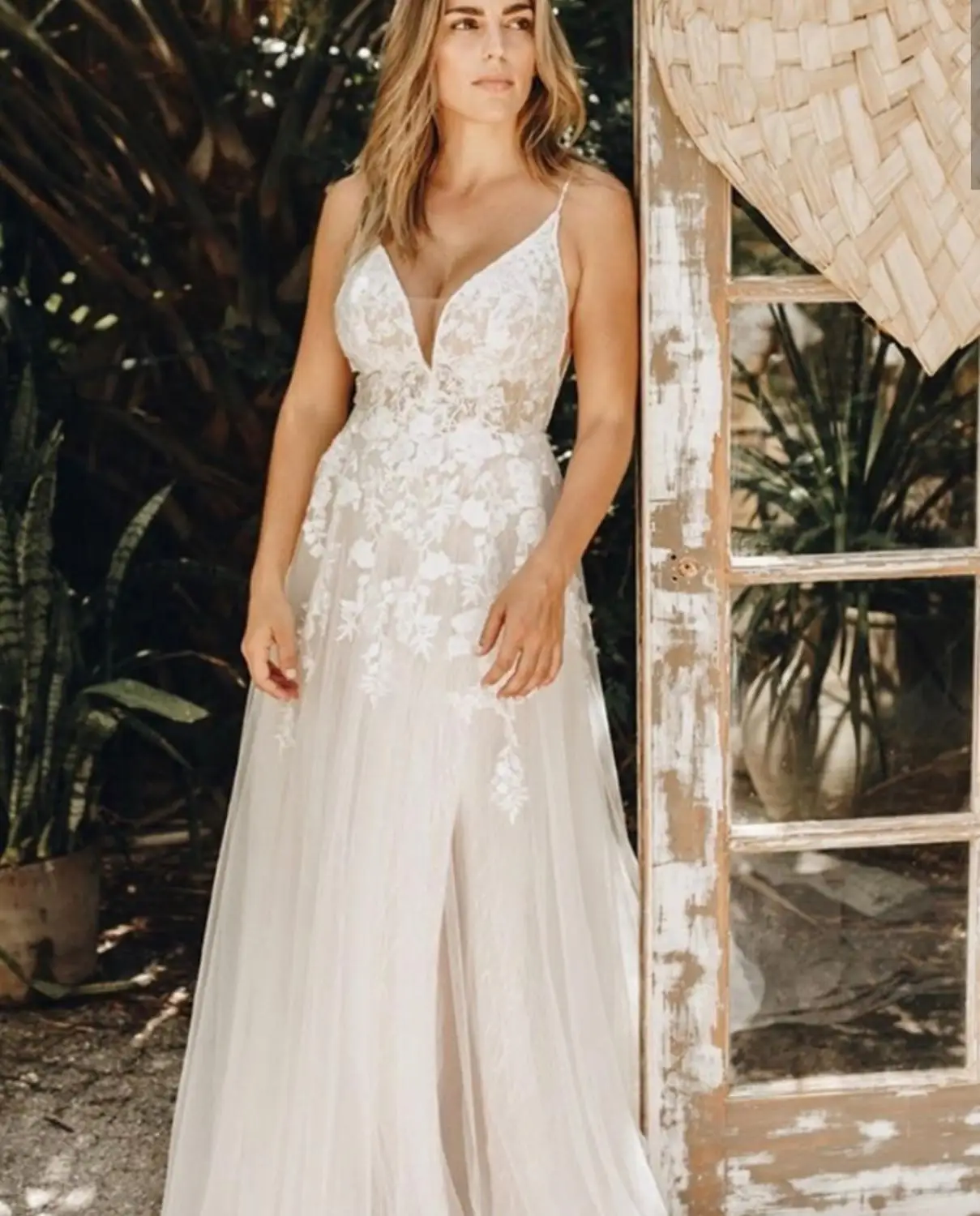Женское свадебное платье на бретелях-спагетти кружевное до пола без рукавов с