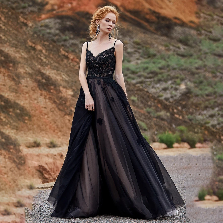 

Spaghetti Straps Black Wedding Dress with Color Lace Applique A-line Bridal Dress vestido de fiesta largos de gala