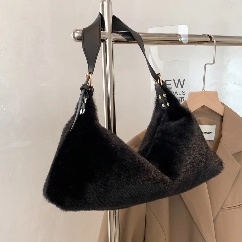 

Women Shoulder Bag Fashion Soft Plush Underarm Bag Brands Fluffy Baguette Purses Casual Faux Fur Crossbody Bags for Women 2022