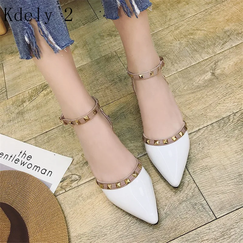 

2019 Women's Flats shoes Spring Summer Ladies Shoes Solid Pointed Toe Pearls String Bead Buckle Single Shoes Fashion Loafers