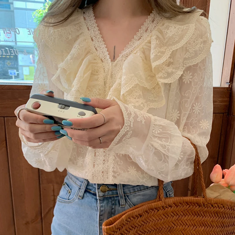 

V-neck Splicing Lace Ruffle Women's Shirts Retro Chiffon Long Sleeve Shirt Woman Fashion Loose White Shirts Woman 2021