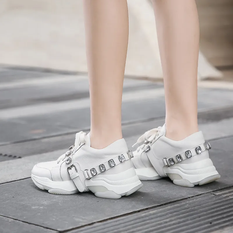 Женские кроссовки на плоской платформе MORAZORA черные из натуральной кожи шнуровке