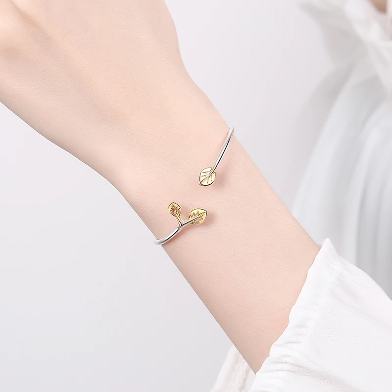 

Women's Fashion Literary Style Cuff Bracelets Simple Budding Golden Leaves Thin Charming Bracelet Accessory For Lady Girls Gifts