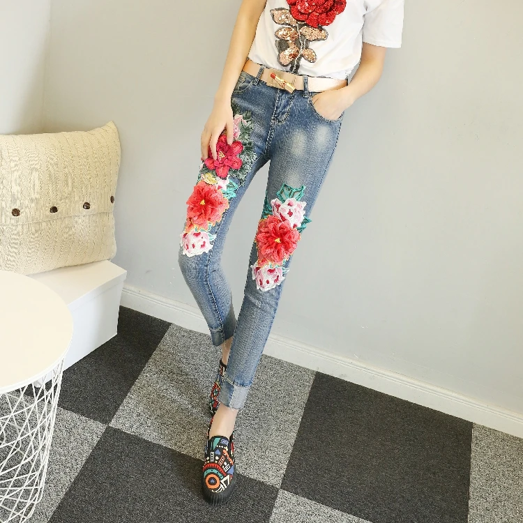 QA1209 High quality brand fashion peony embroidery women jeans vintage ripped denim jeans femme for girls