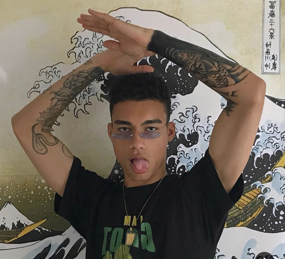 Солнцезащитные очки в узкой оправе винтажные многоцветные металлической для