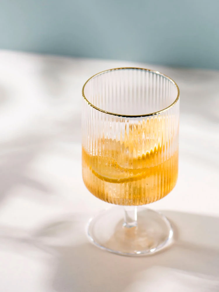 

Glass Cup Goblet Vertical Pattern Gold Edge Dessert Cup Milkshake Cup Juice Drinkware Red Wine Bottle
