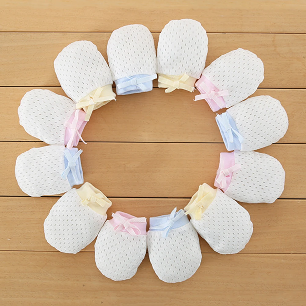 Варежки хлопковые для новорожденных регулируемые с защитой от царапин 1 пара |