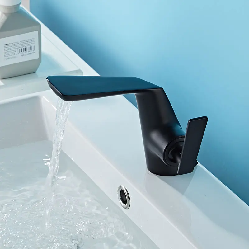 Матовый черный латунный Смеситель для раковины кран ванной горячей и холодной