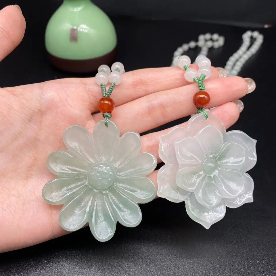 

Xinjiang Tianshan Golden Silky Jade Necklace Flower Blooming Rich Lucky Ruyi Pendant Sweater Chain Exquisite Jewelry Accessories