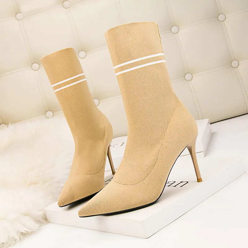 Женские ботинки леопардовой расцветки на высоком каблуке с заостренным носком