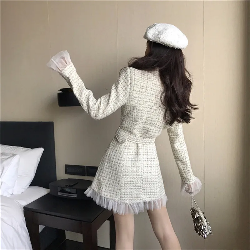 

Women Woolen Coat 2020 Spring New England Tweed Jackets Ruffled Sashed Waisted Double-breasted Plaid Long Coat Corduroy Jackets