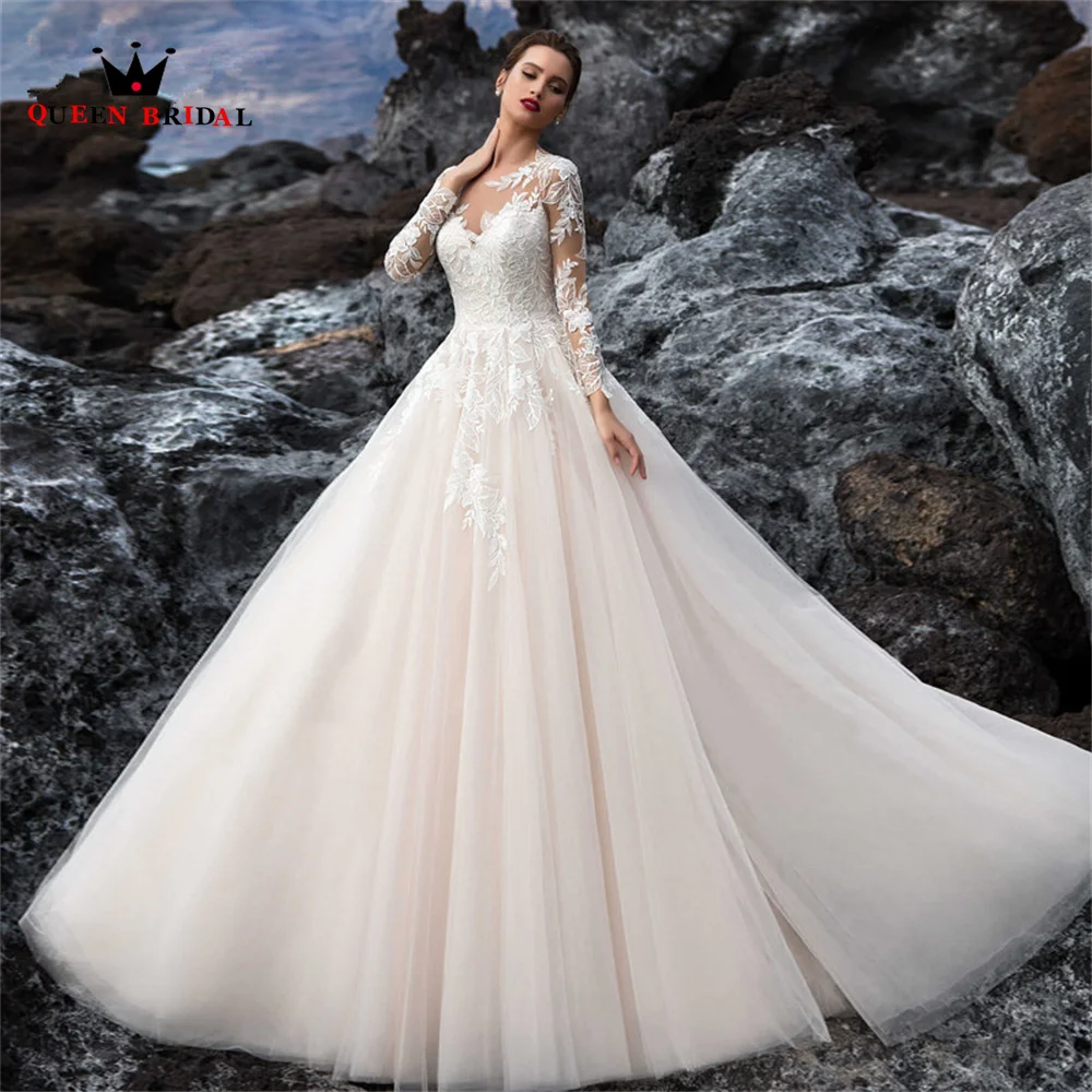 Элегантное бальное платье пышное свадебное с длинными рукавами тюлевое кружево