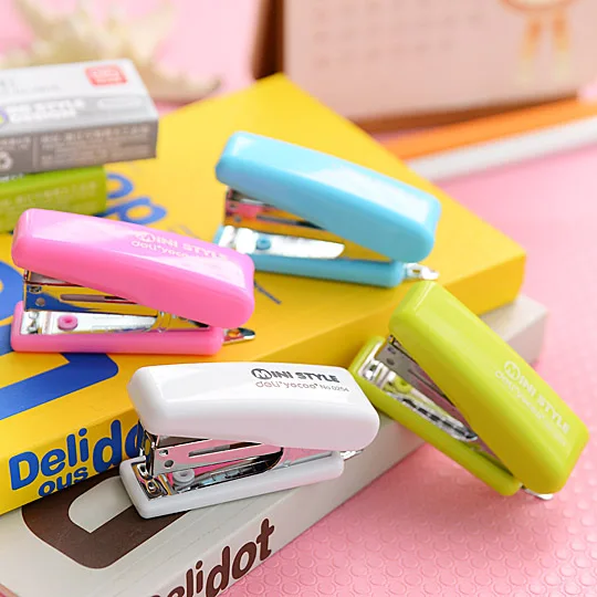 Deli Book Manual Cute Mini Stapler With 1 Gif Staple Office Gadgets School Supplies For Kids Student Gift | Канцтовары для офиса и