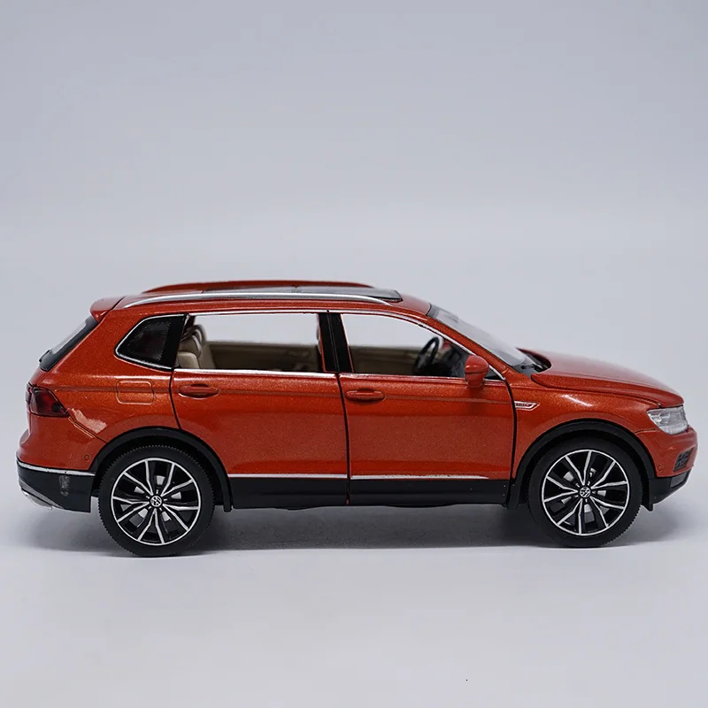 Высокая симуляция 1/32 масштаб Tiguan L легированная модель автомобиля Muaical мигающая