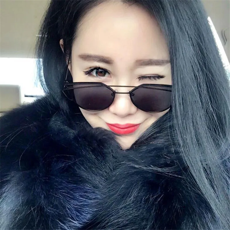 Солнцезащитные очки кошачий глаз женские пластиковые зеркальные солнечные с