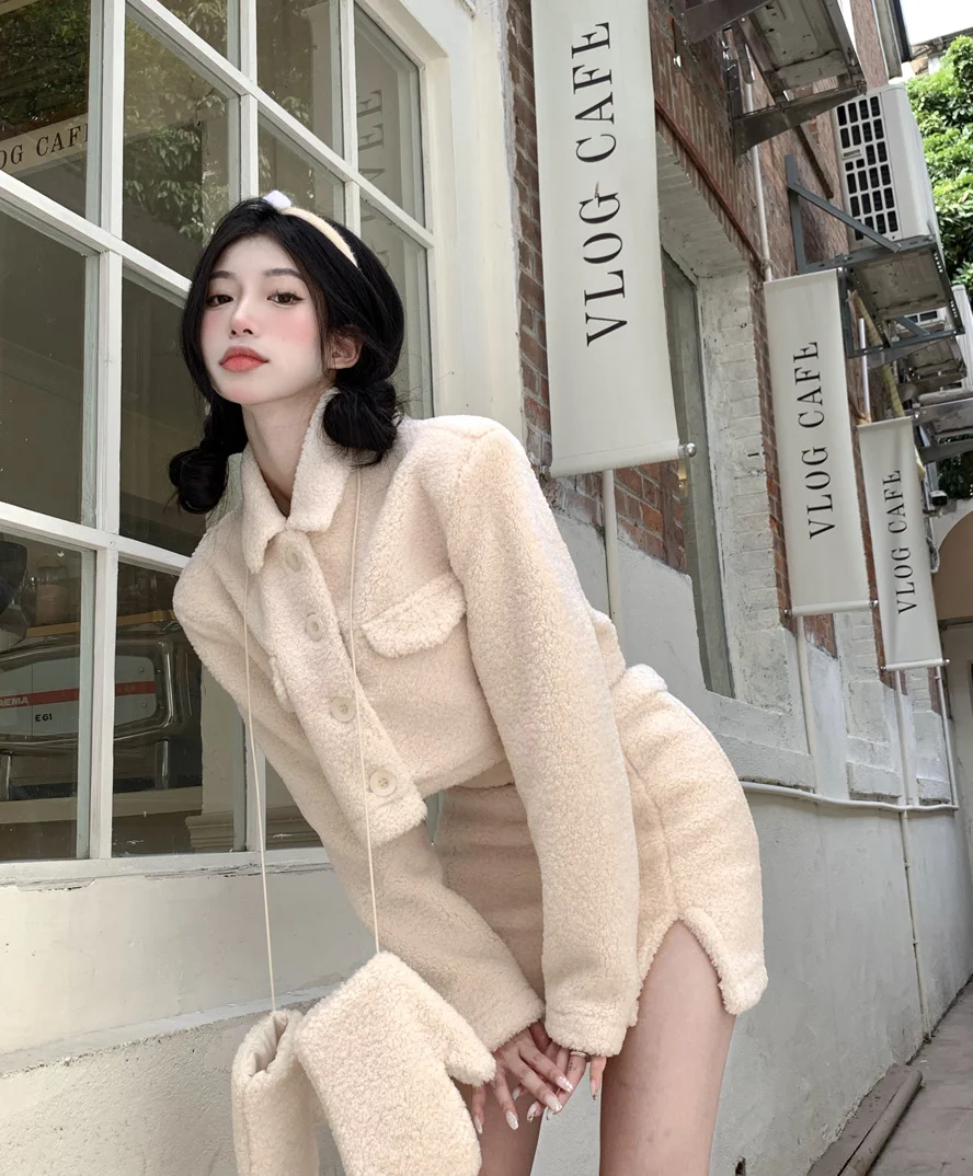 Короткое пальто из овечьей шерсти женская утепленная плюшевая куртка на осень и