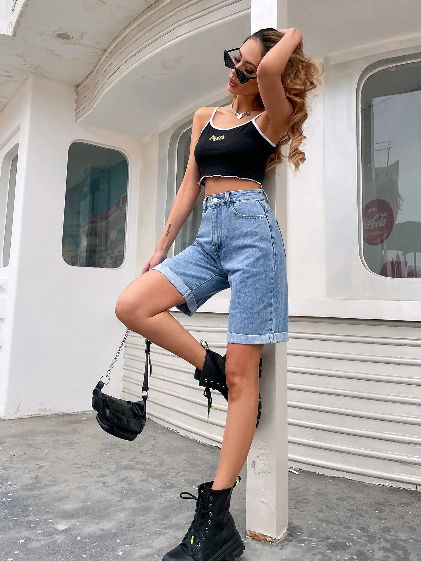 

Korean Style High Waist Slim Denim Shorts Woman Fashion Causal Tight Five-point Denim Shorts