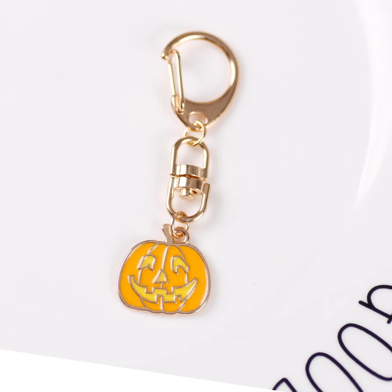 

Smiley Pumpkin Head Metal Pendant Keychain Women Bag Pendant Halloween Party Dance Male And Female Key Accessories Jewelry Gift