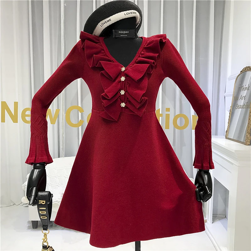 Женское трикотажное платье ALPHALMODA с рюшами длинными рукавами V образным вырезом и