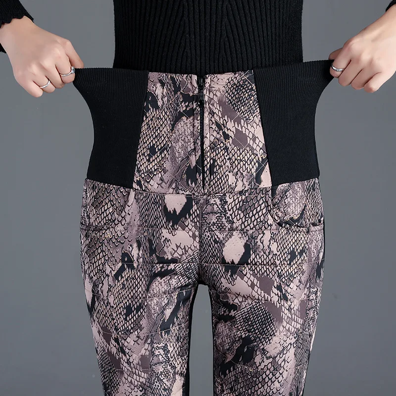 Женские зимние брюки со змеиным принтом с высокой талией бархатные плотные