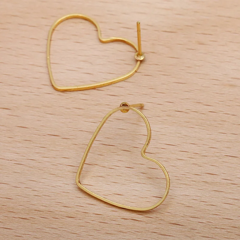 100 шт. пустые серьги гвоздики золотистые с открытой спиной треугольные