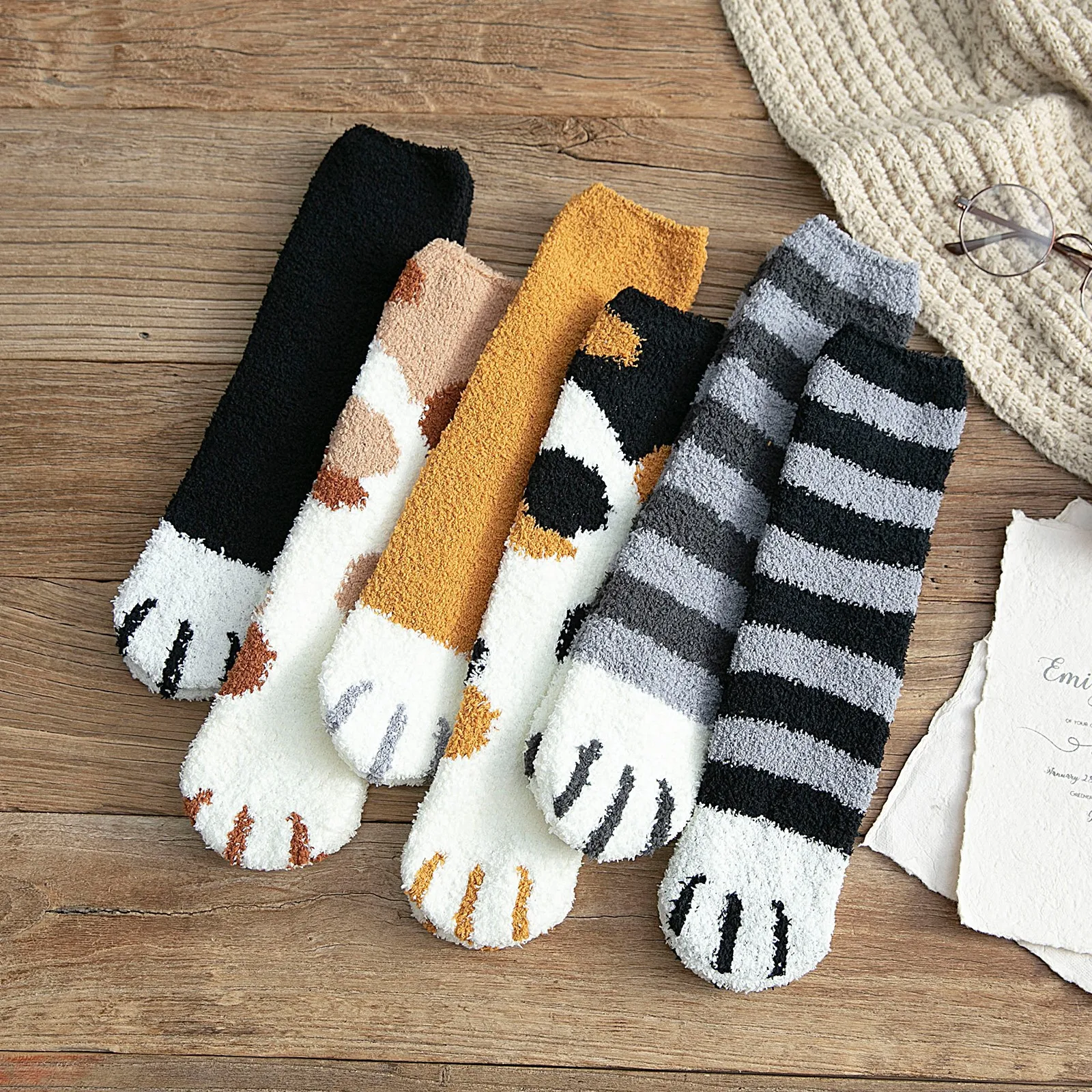 

Plush Coral Stockings Adult's Middle Tube Socks Autumn And Winter Cat's Paws Lovely And Thickened Warm Sleeping Floor