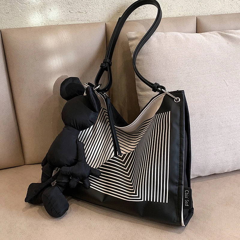 

Новинка 2022, зимняя женская сумка через плечо с мультяшным принтом и высококачественной текстурой в западном стиле