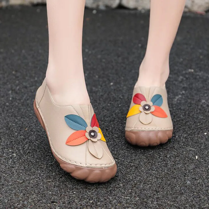 

YAERNI New Design Women Shoes Vintage Flower Decoration Flats Ladies High Quality PU Leather Loafers Cozy Moccasin Plus Size