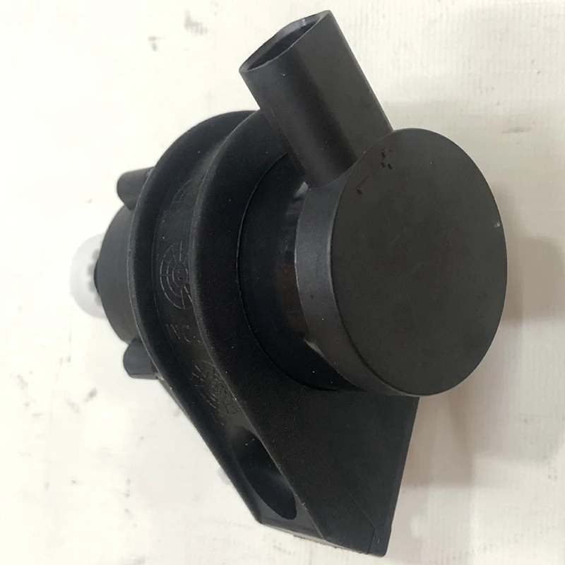 Вспомогательный насос двигателя охлаждающий вспомогательный дополнительный