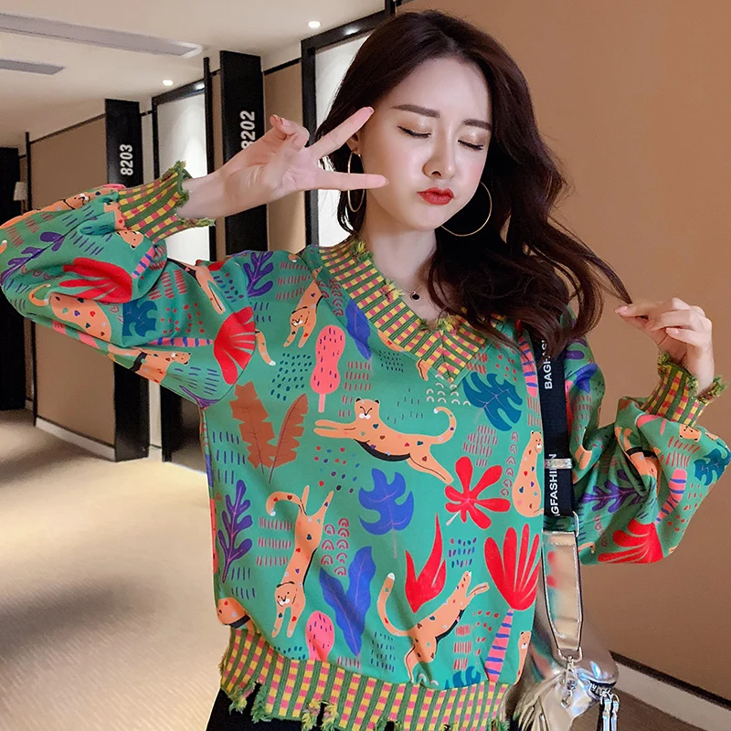

2021 Spring And Autumn New Printed V-Neck Long Sleeve T-Shirt Female Korean Fashion Personality Cartoon Loose Casual Top S-2XL