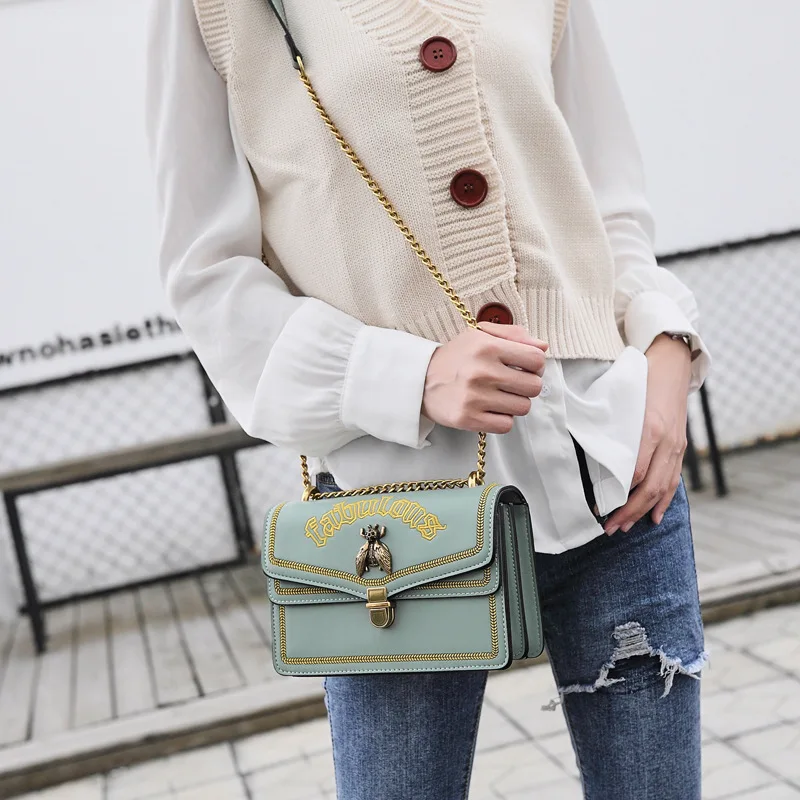 Сумка кросс боди Женская с цепочкой миниатюрный клатч на плечо маленькая