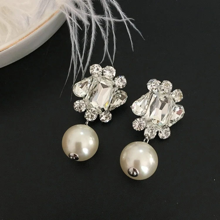 

New niche crystal pearl earrings temperament female fashion ear clip