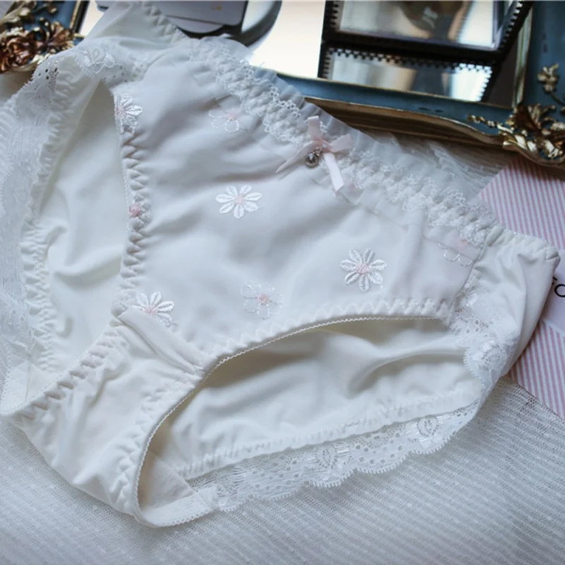 Женские хлопковые брифы с цветочной вышивкой | Женская одежда