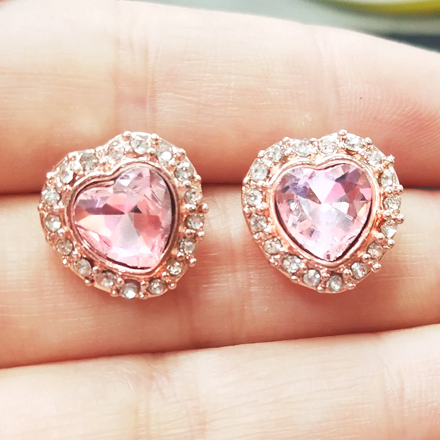 Серьги-гвоздики с кристаллами в форме сердца | Украшения и аксессуары