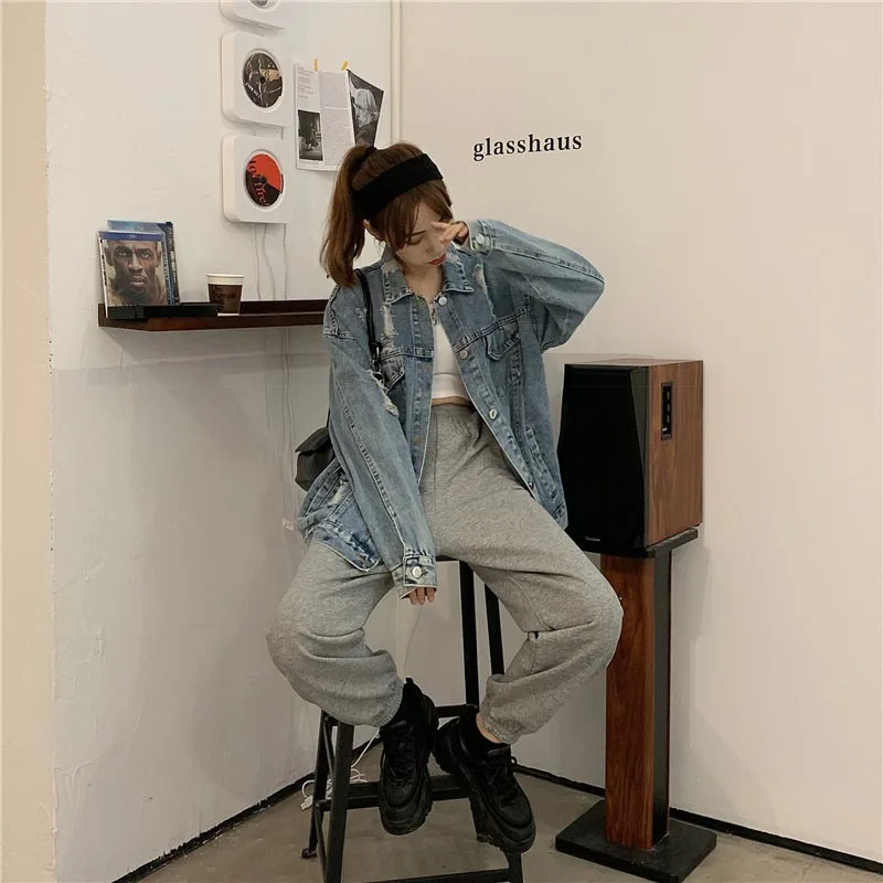 Женская джинсовая куртка с принтом уличная стильная рваная со стразами