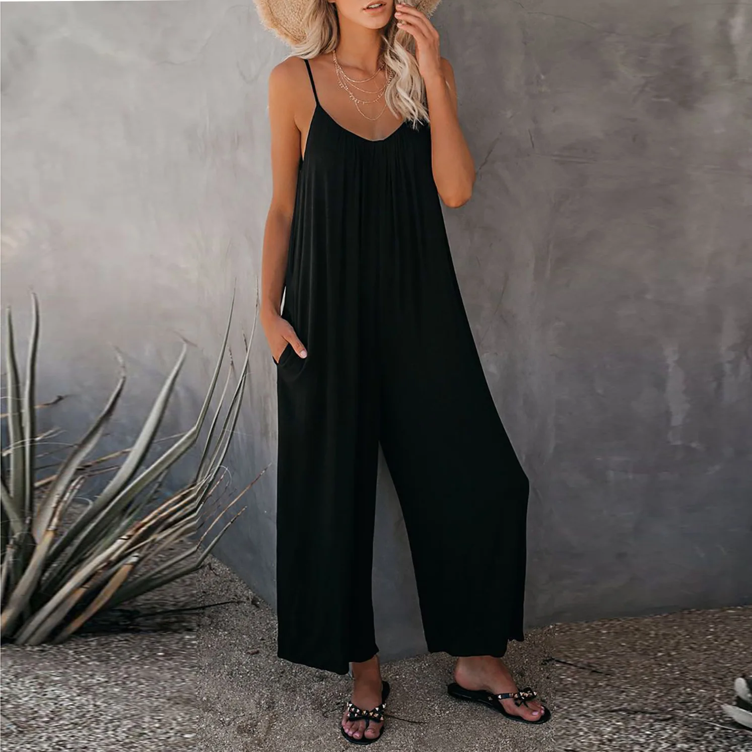 

2021 summer new style suspender jumpsuit women's solid color pocket casual jumpsuit