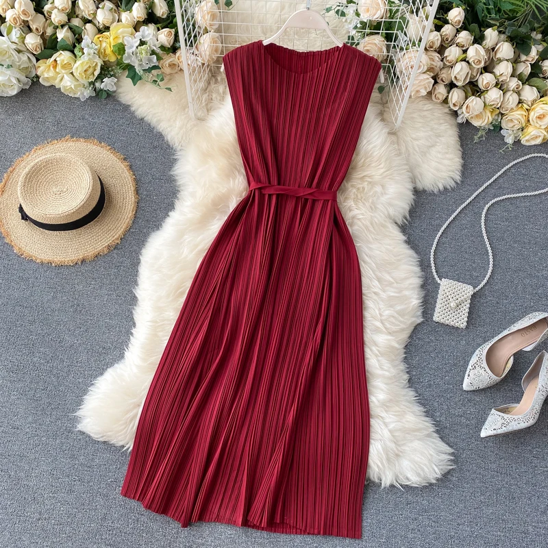 

Women Summer Pleated Dress 2021 Elegant Woman Dresses V-Neck Solid A-line With Belt Vintage Fashion Famale Clothing New Year