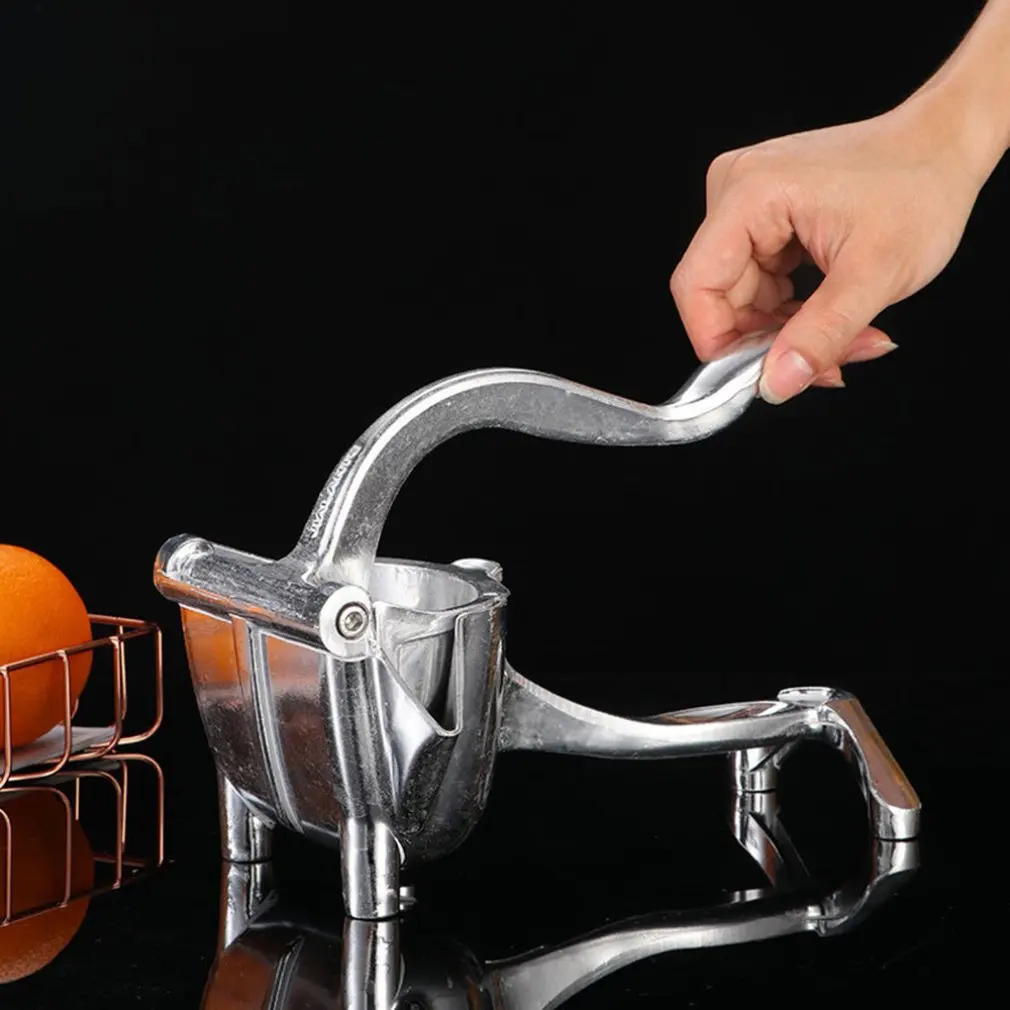 

Lightweight Multifunctional Aluminum Juicer Manual Juicer Essential for Home and Travel