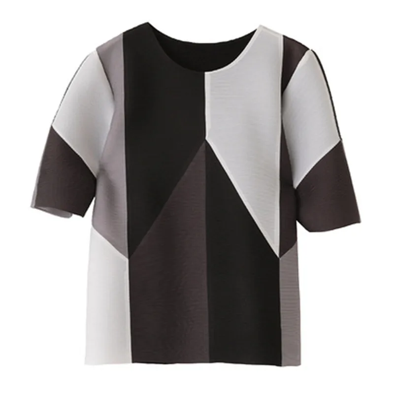 

Miyake folds women's loose large size color matching short tops fashion simple round neck short-sleeved new summer T-shirt women
