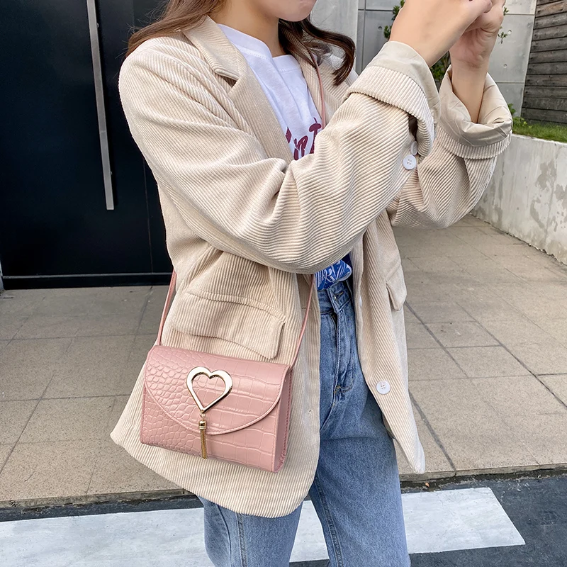 

New Arrival Fashion Women Small Crossbody Bag Elegant Crocodile Pattern Shoulder Bag Handbag with Metal Tassel Pendant
