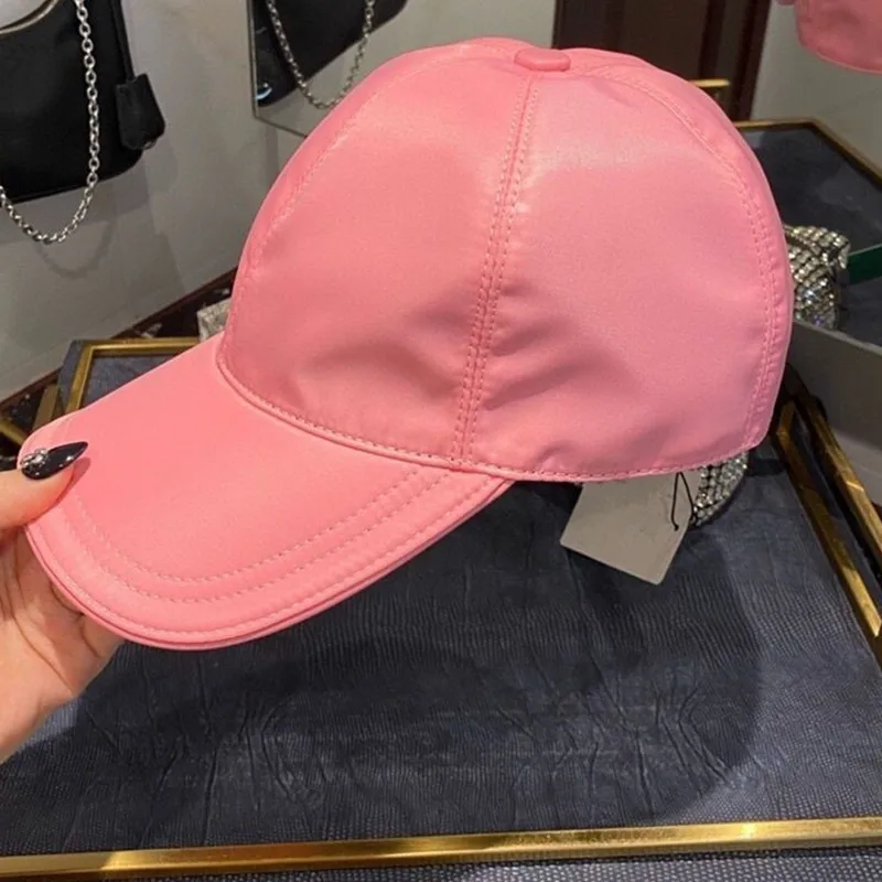 

moment Fashion casual metal triangle baseball cap