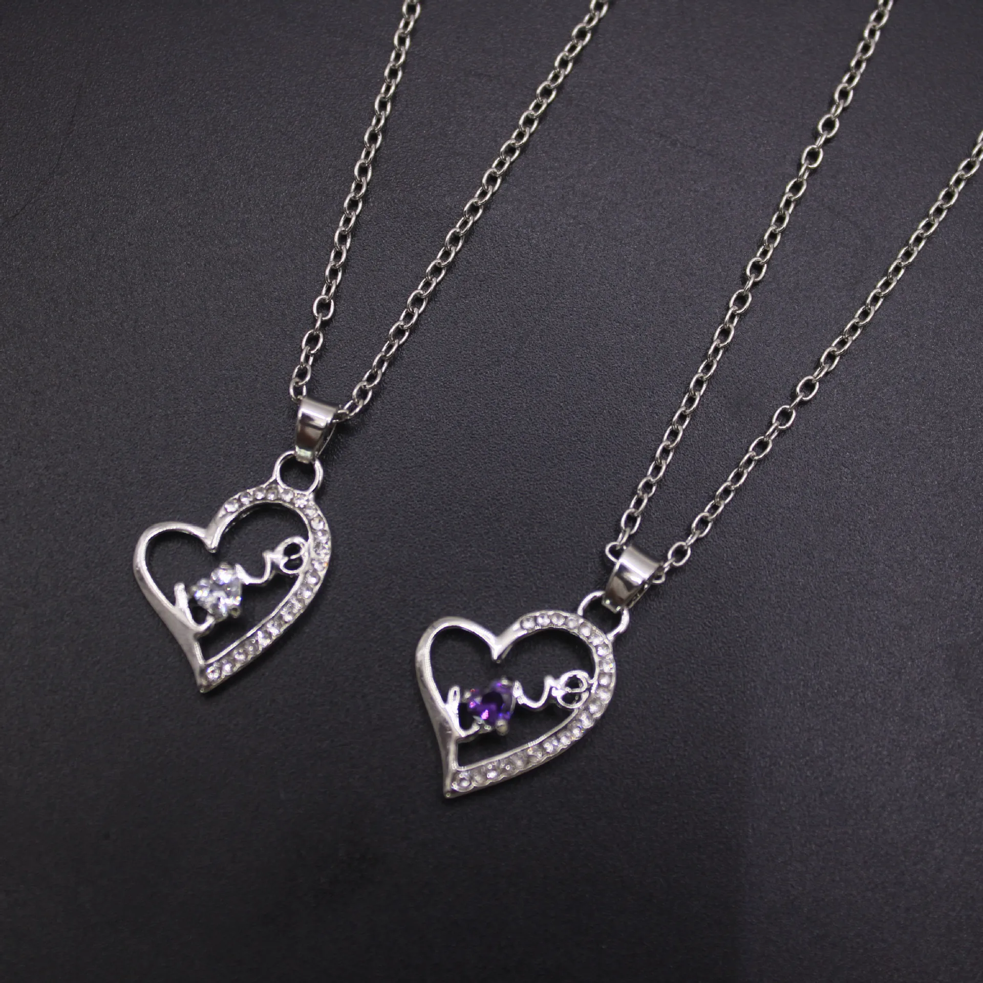 

Fashion New Korean Metal Clavicle Chain Valentine's Day LOVE Letter Heart Pendant Women Necklace Purple White Jewelry Gift