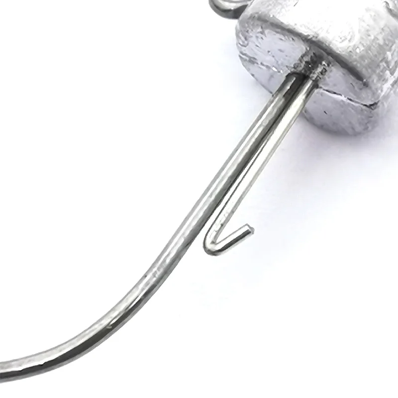 un gancho metálico diseñado para uso versátil